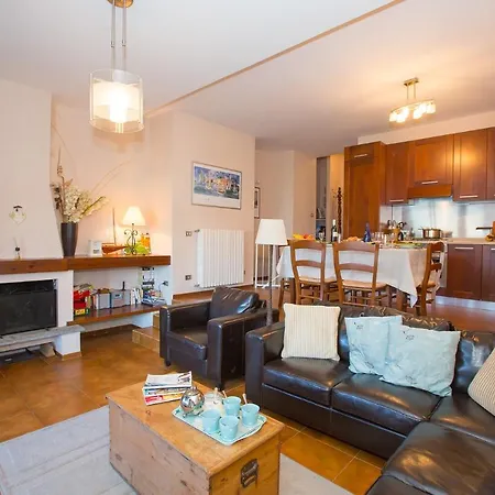 Apartment Azzano Sleeps 6 Pool *