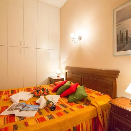 Azzano Sleeps 6 Pool Lenno