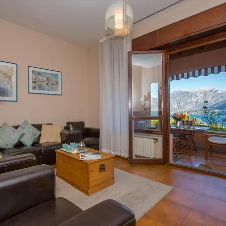 Azzano Sleeps 6 Pool *